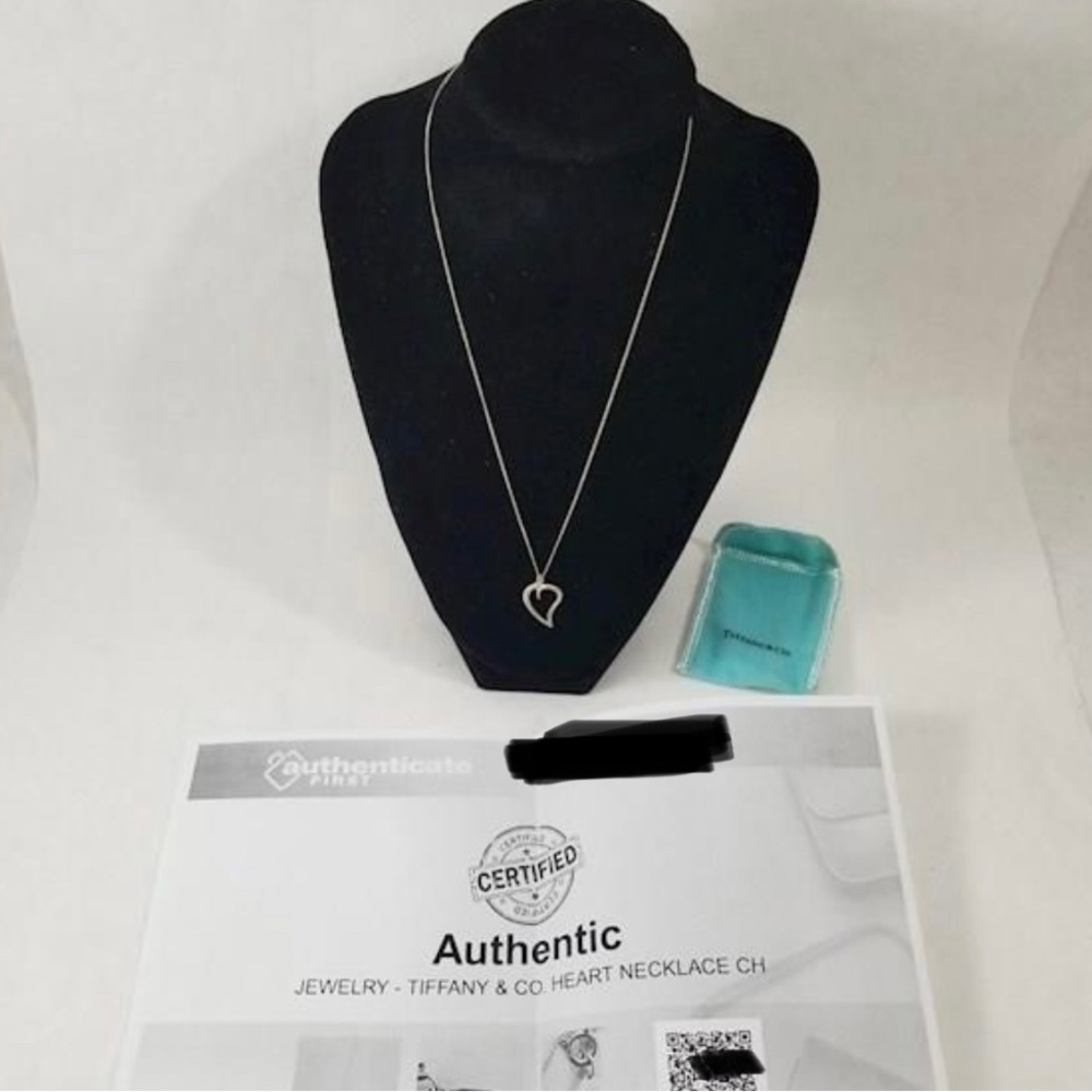 Tiffany & Co. Heart Leaf necklace pendant w/ pouch & COA for authentication